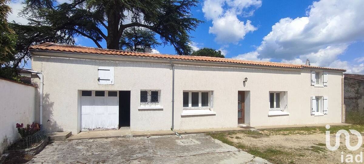 Photo 1 - Maison à CHERVES-RICHEMONT