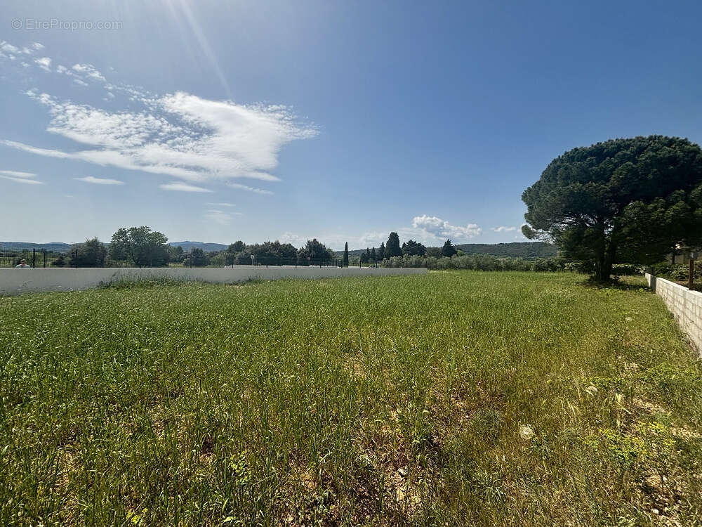 Terrain à SAINT-FELIX-DE-LODEZ