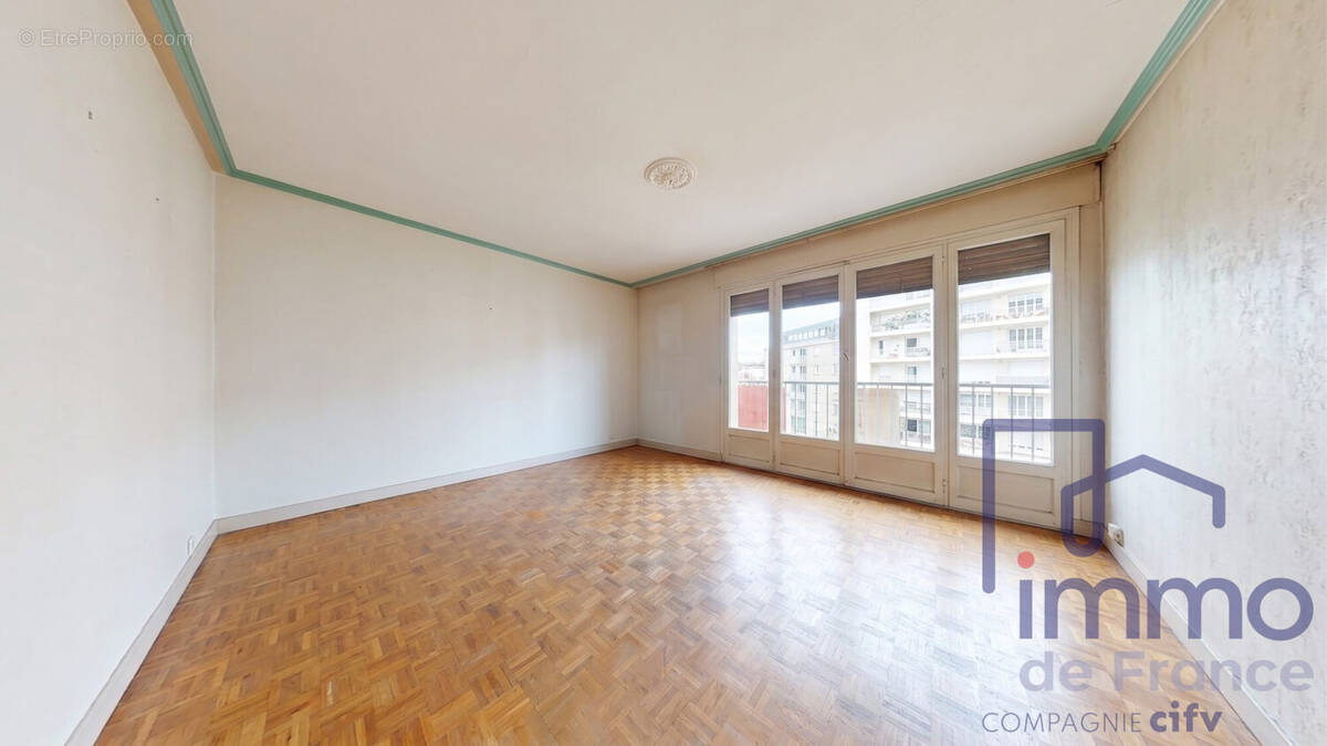 Appartement à SAINT-ETIENNE