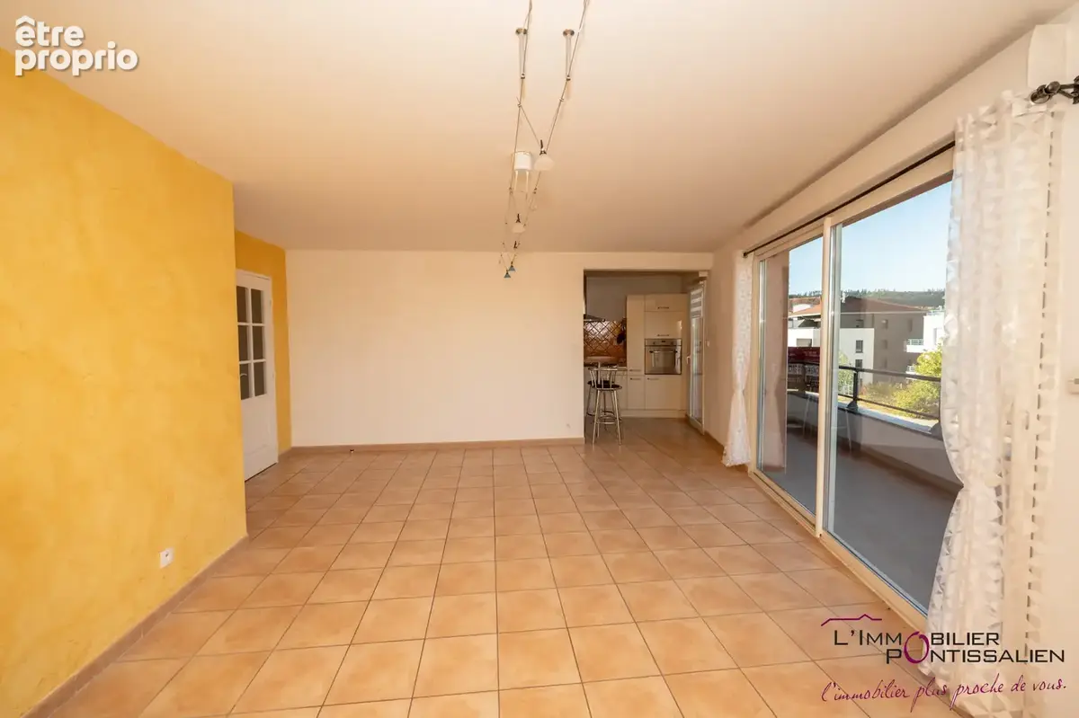 Pontarlier - les epinettes : appartement de type 3 avec ascenseur, terrasse, cave, box en sous-sol et parking - photo 3