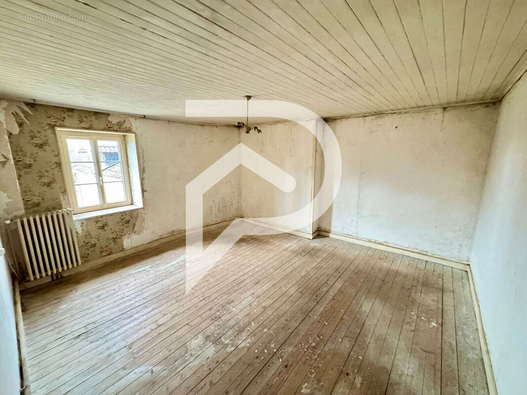 Maison à FAVEROLLES