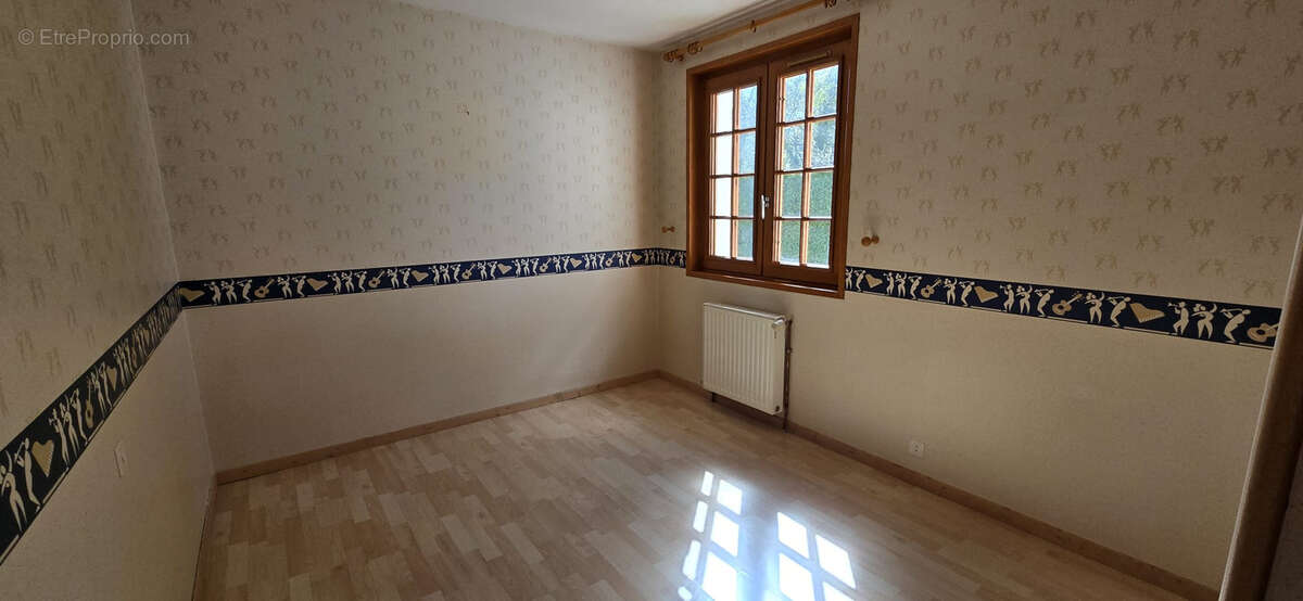 Maison à OUROUX-SUR-SAONE