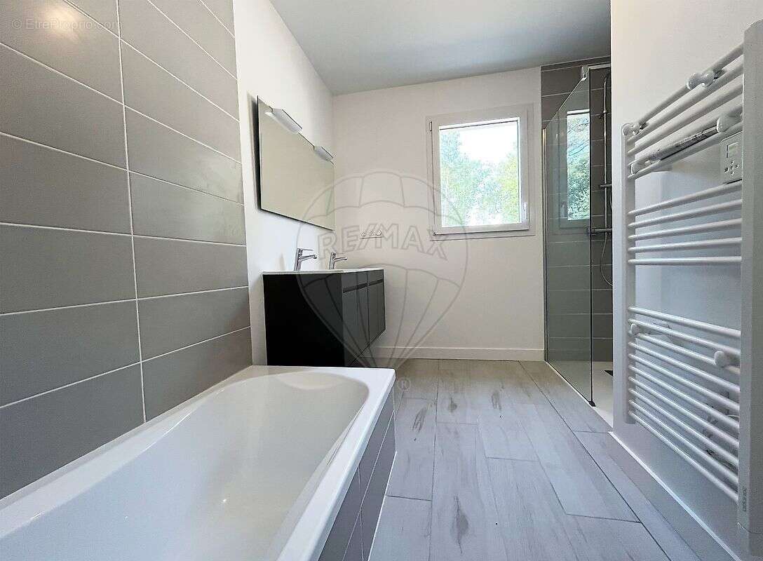 Maison à LES MATHES