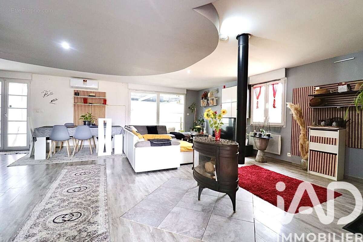 Maison 208 m² à Brevonnes  - photo 8