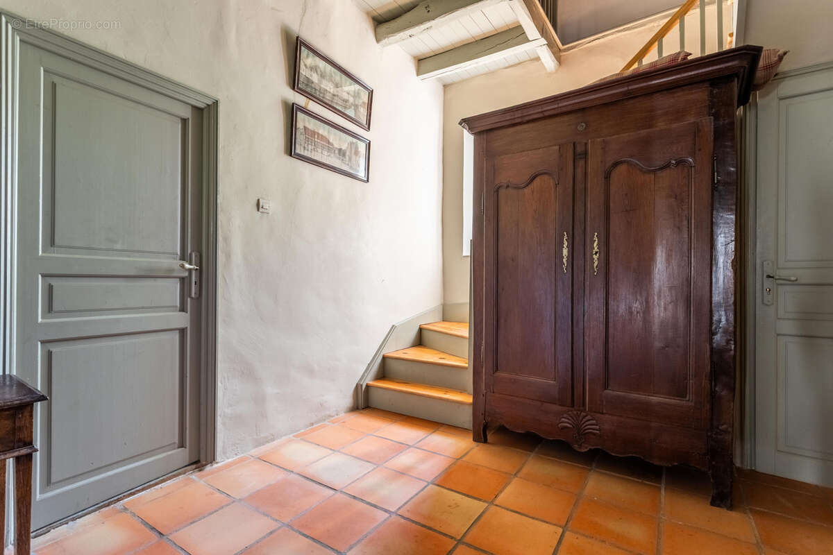 Maison de campagne avec piscine et grange - photo 15