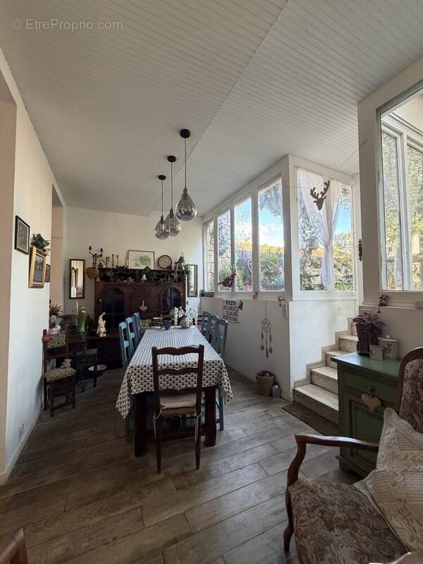 Appartement à MARSEILLE-4E