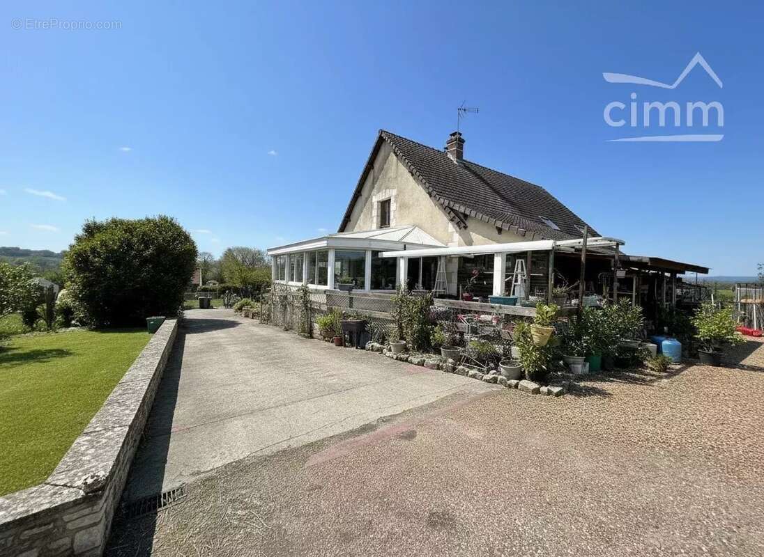 Maison à THORE-LA-ROCHETTE