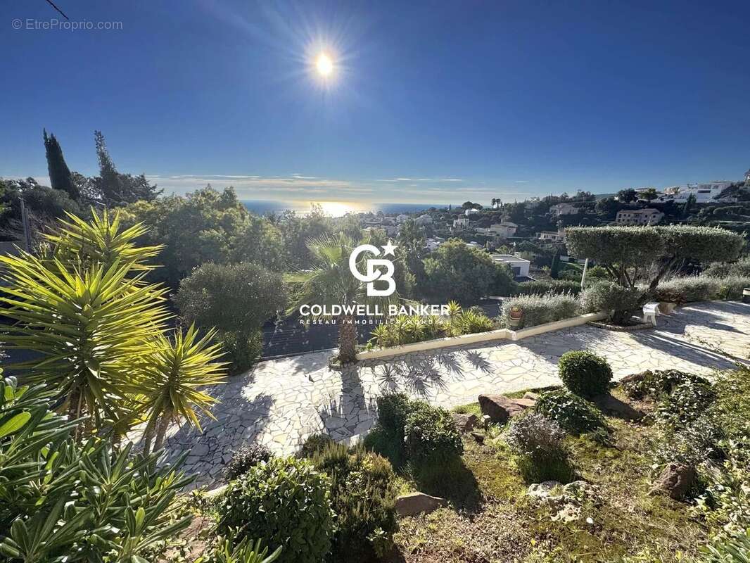 Maison à LES ISSAMBRES