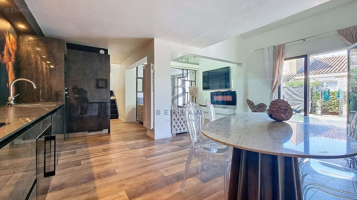 Maison à FREJUS