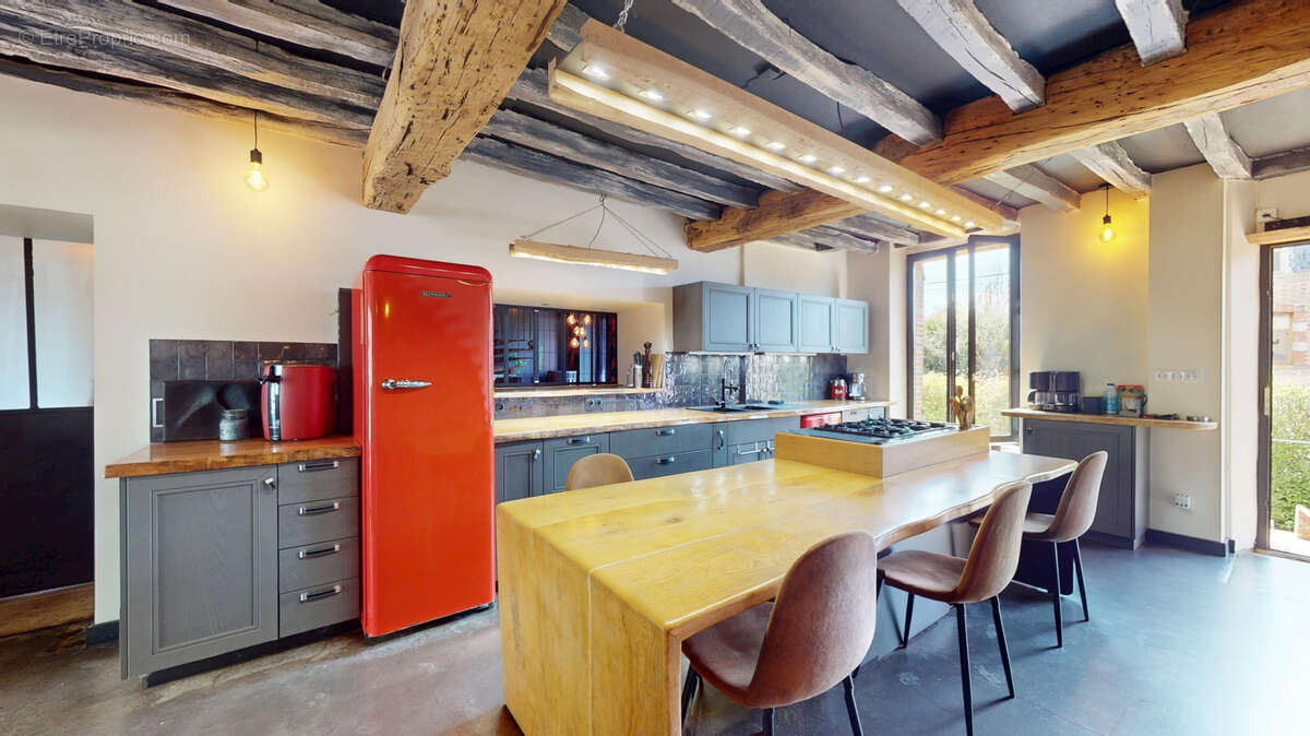 Maison à VILLENEUVE-L&#039;ARCHEVEQUE