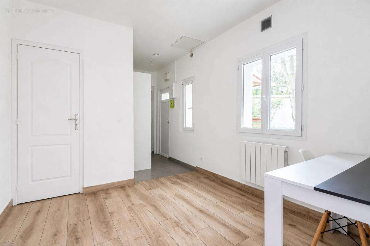 Maison rénovée 120 m² avec dépendance, Saint-Denis - photo 6