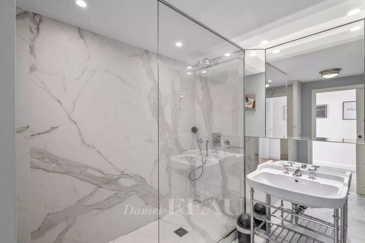 Nice - Exceptionnel appartement face à la mer - photo 18