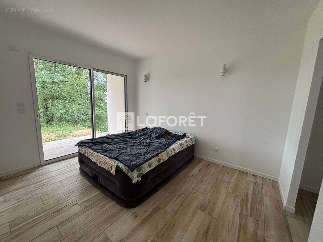 Maison à MONCLAR-DE-QUERCY