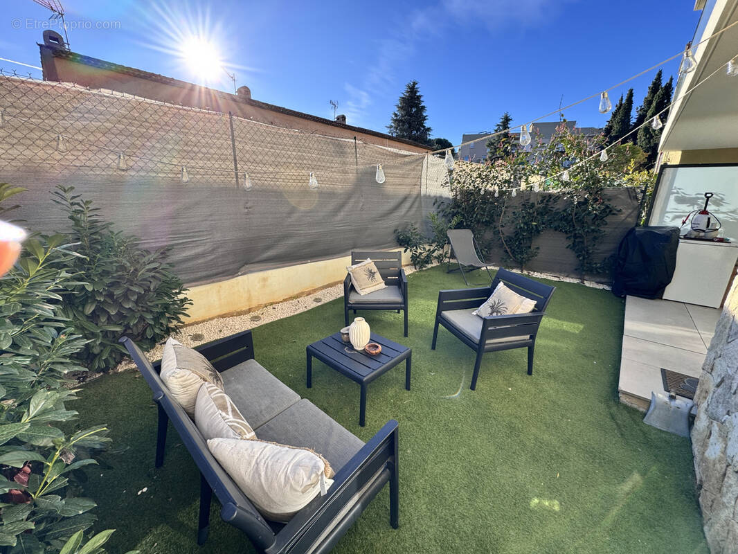 Appartement à CARROS