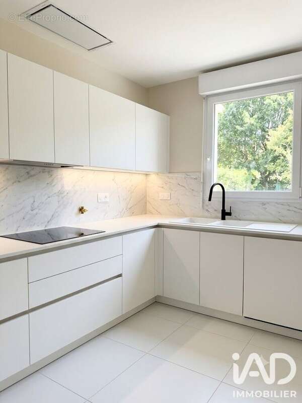 Photo 6 - Appartement à BUSSY-SAINT-GEORGES