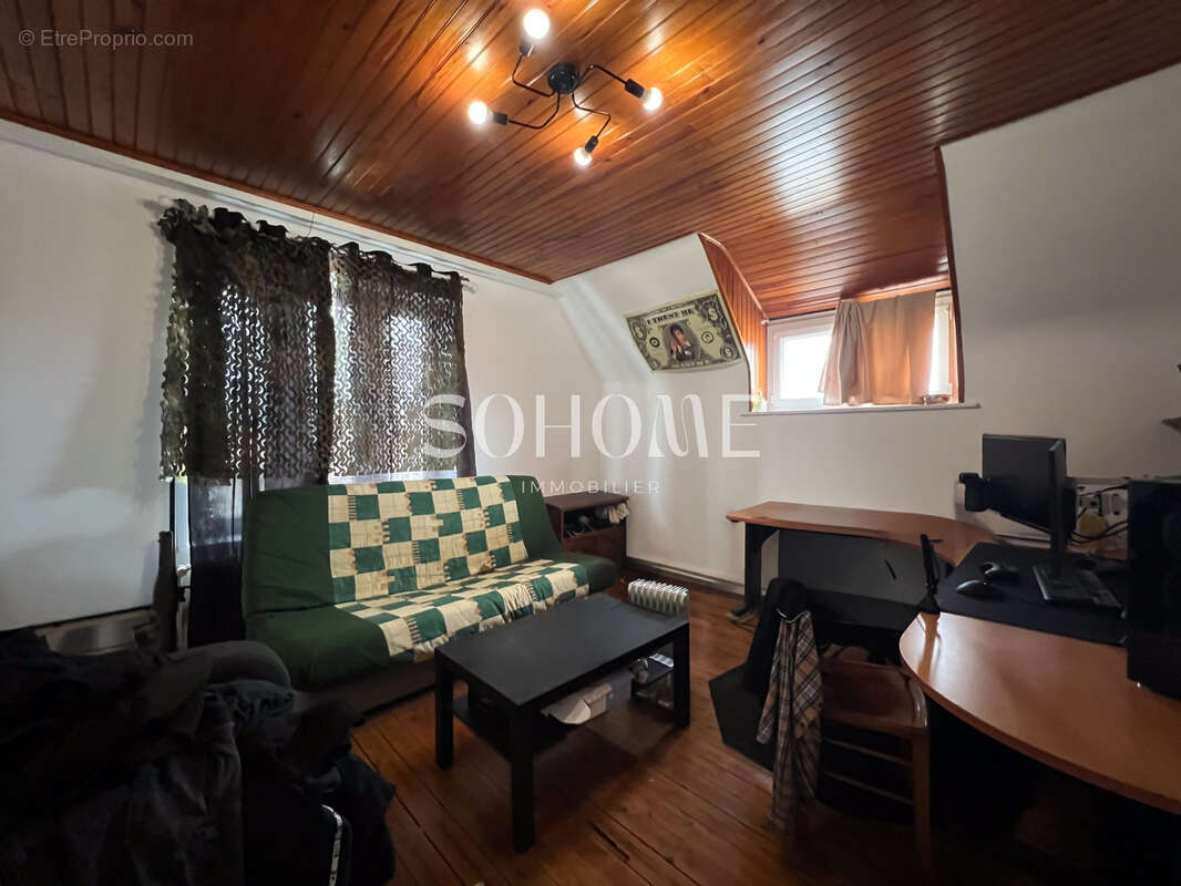 Maison à DONCHERY