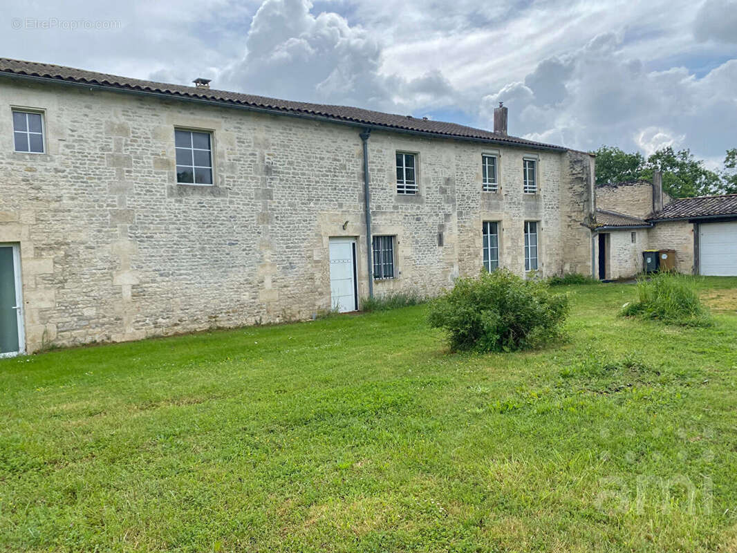 Maison Aiffres - photo 17