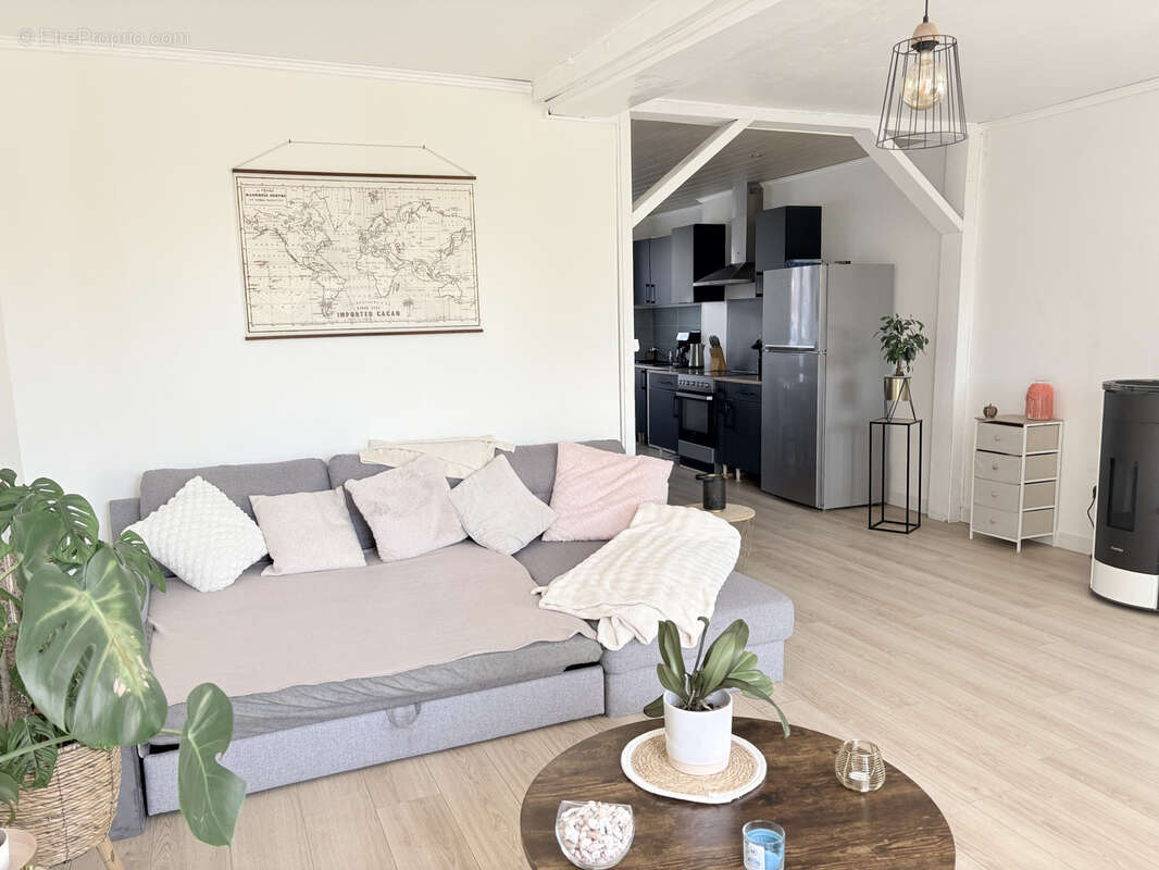 Maison à CHAMPROND-EN-GATINE