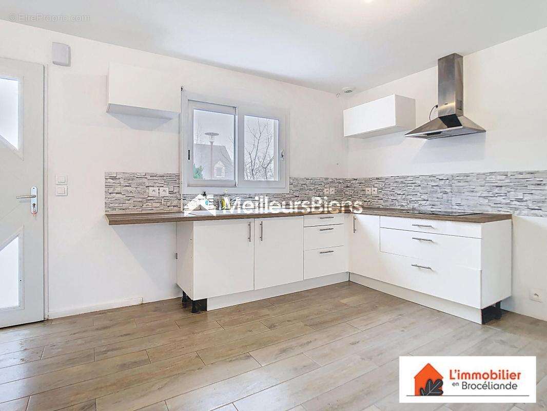 Maison à MAURE-DE-BRETAGNE