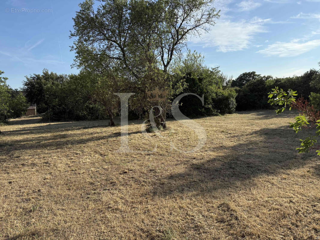 Terrain constructible dans environnement privilégié - photo 4