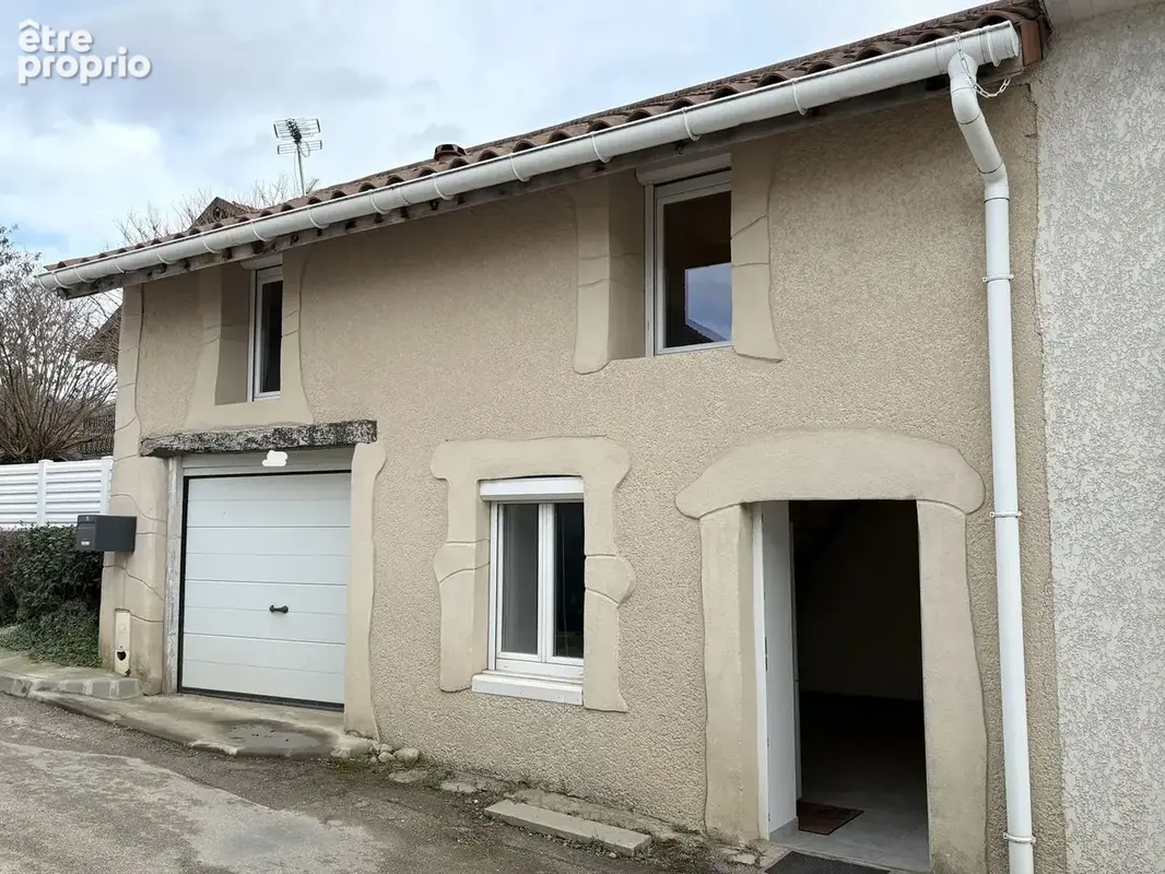 Maison à FRONTONAS