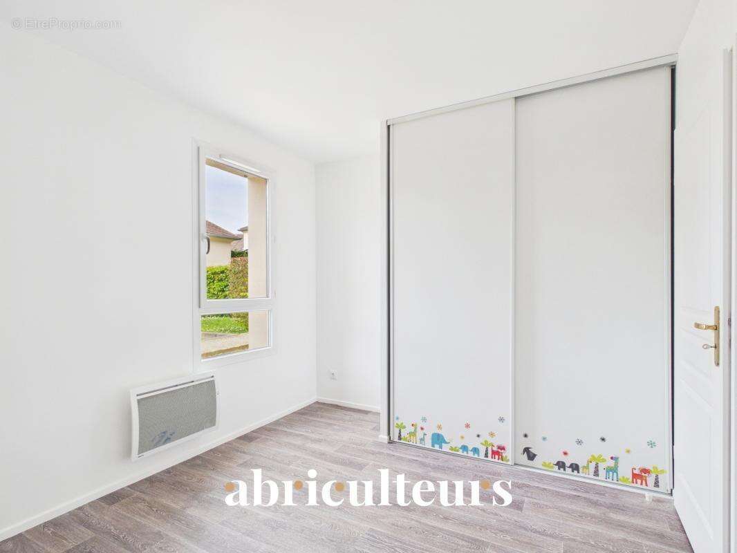 Appartement à SURVILLIERS