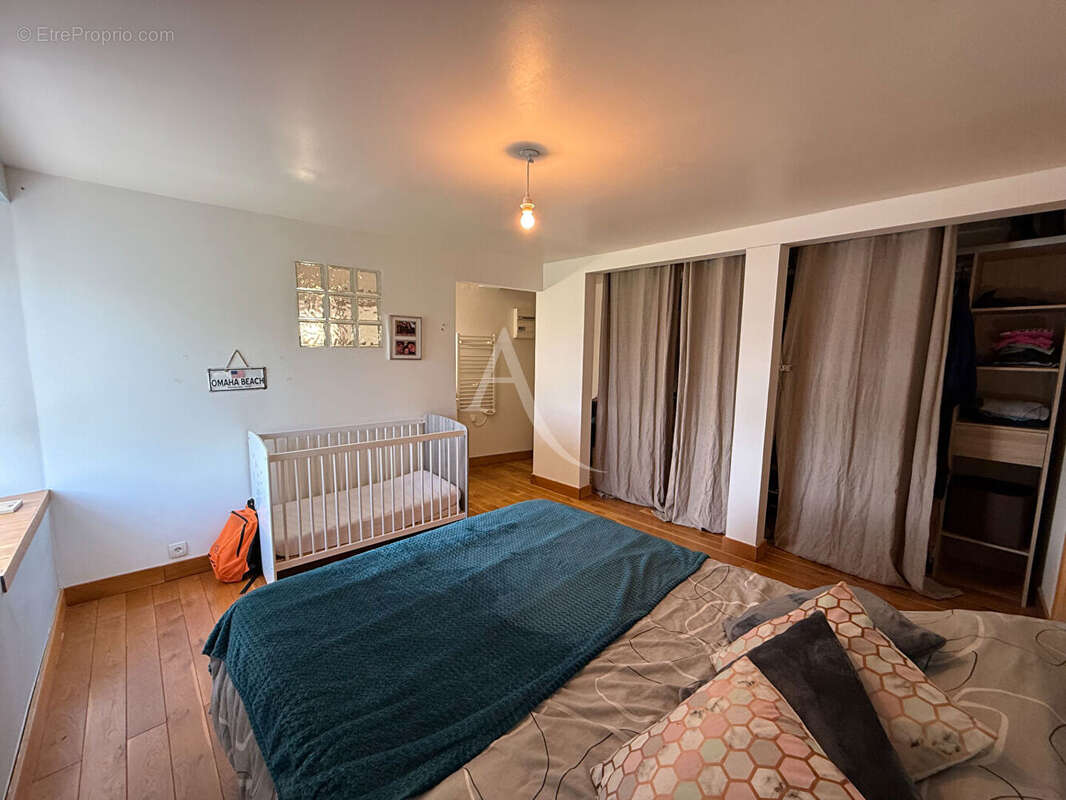 Maison à QUELAINES-SAINT-GAULT