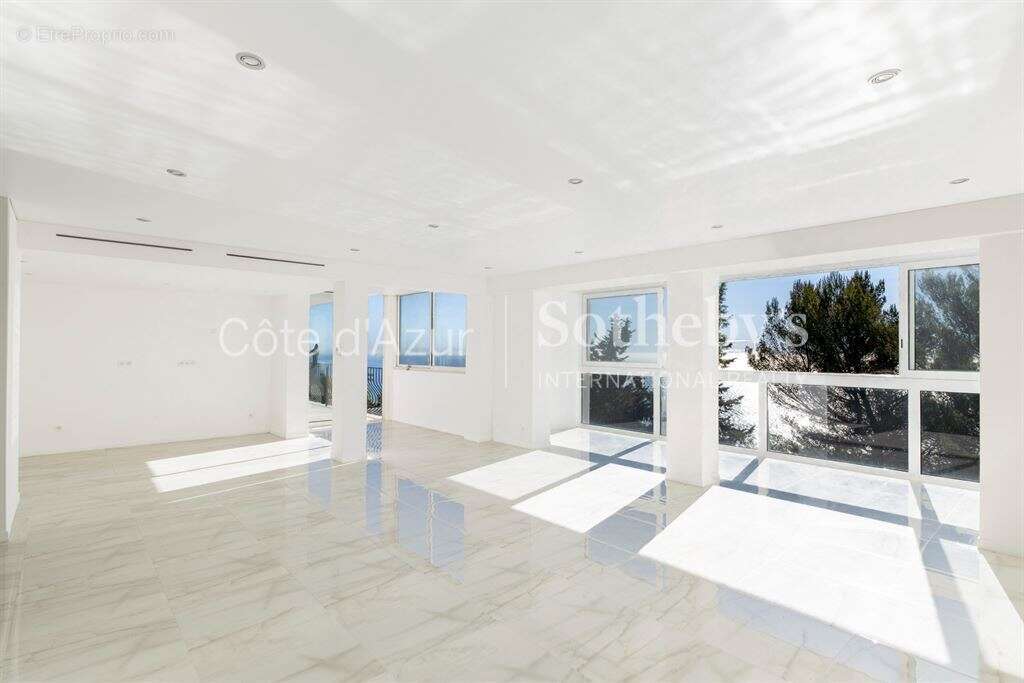 Appartement à LA TURBIE