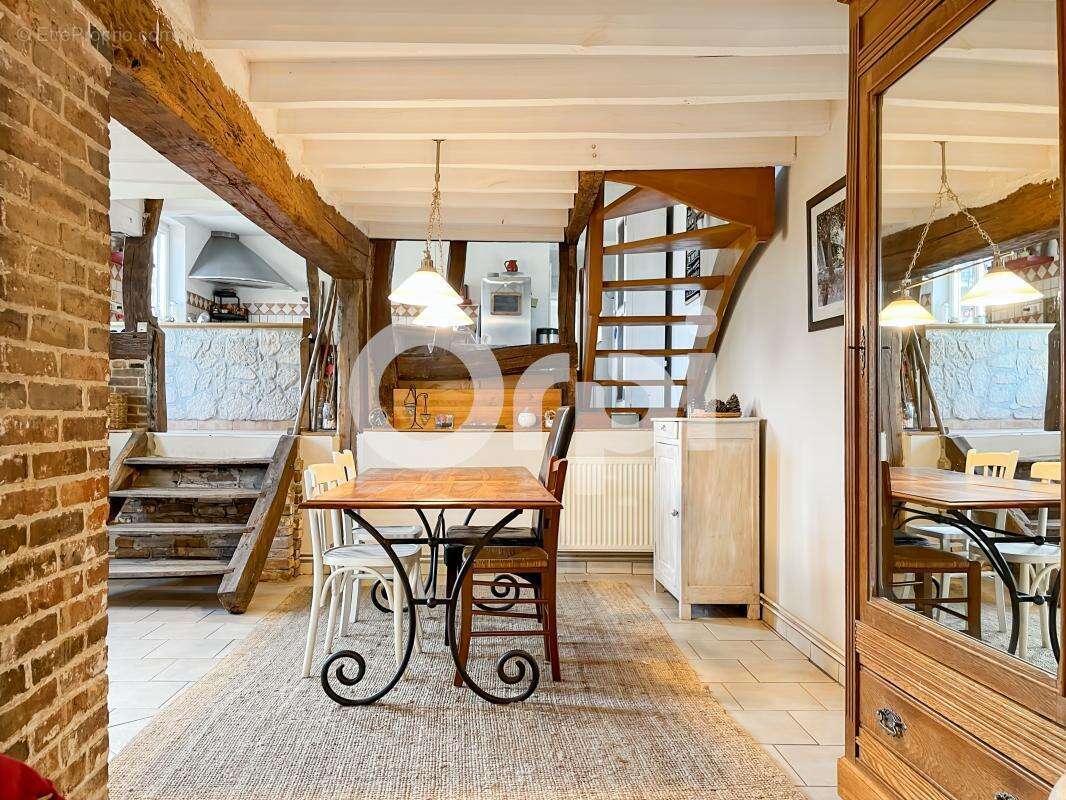 Maison à LES VENTES