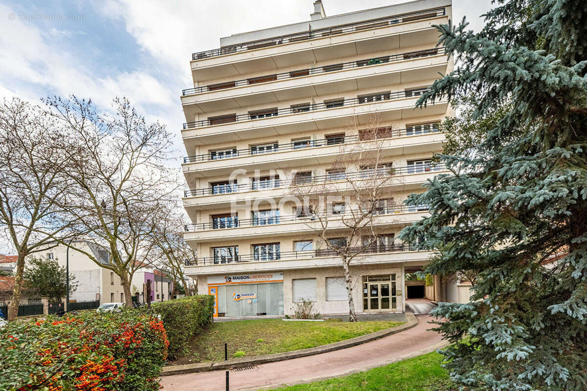 Appartement à LA GARENNE-COLOMBES