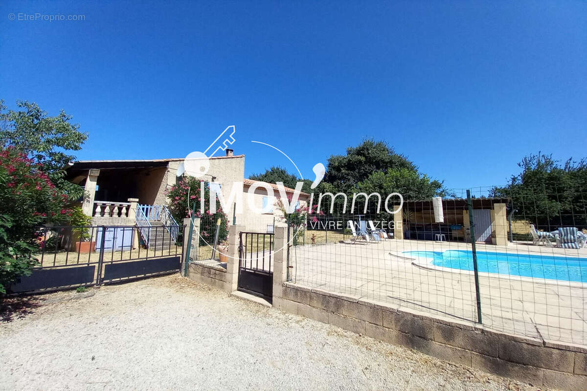 Maison 110 m² à Uzes  - photo 2
