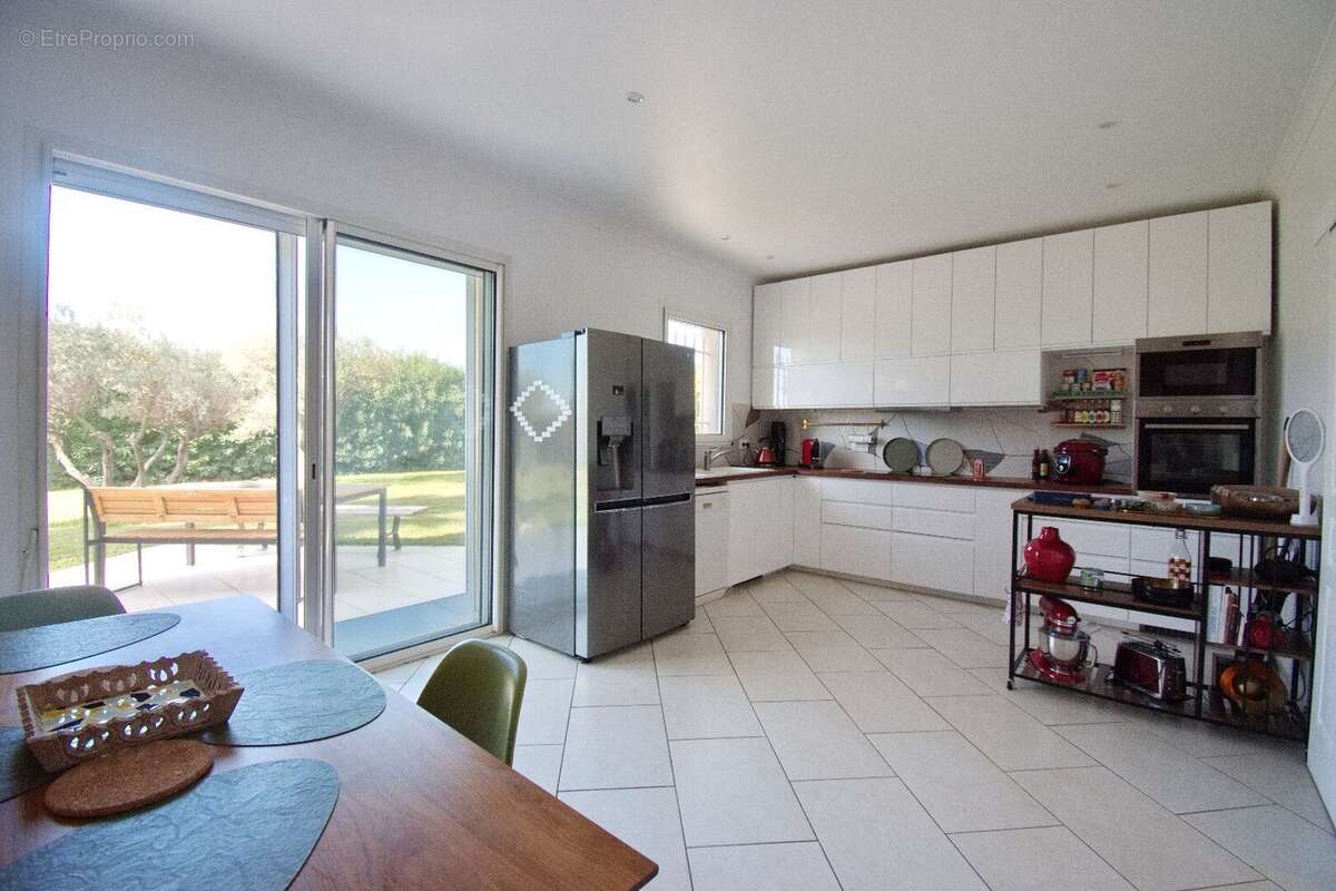 Photo 6 - Maison à JONQUIERES-SAINT-VINCENT