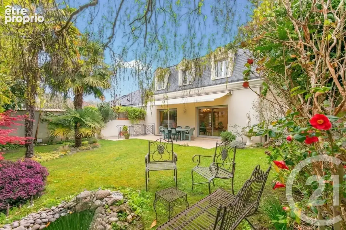 Maison 154 m² à Saint-Maur-Des-Fosses  - photo 4