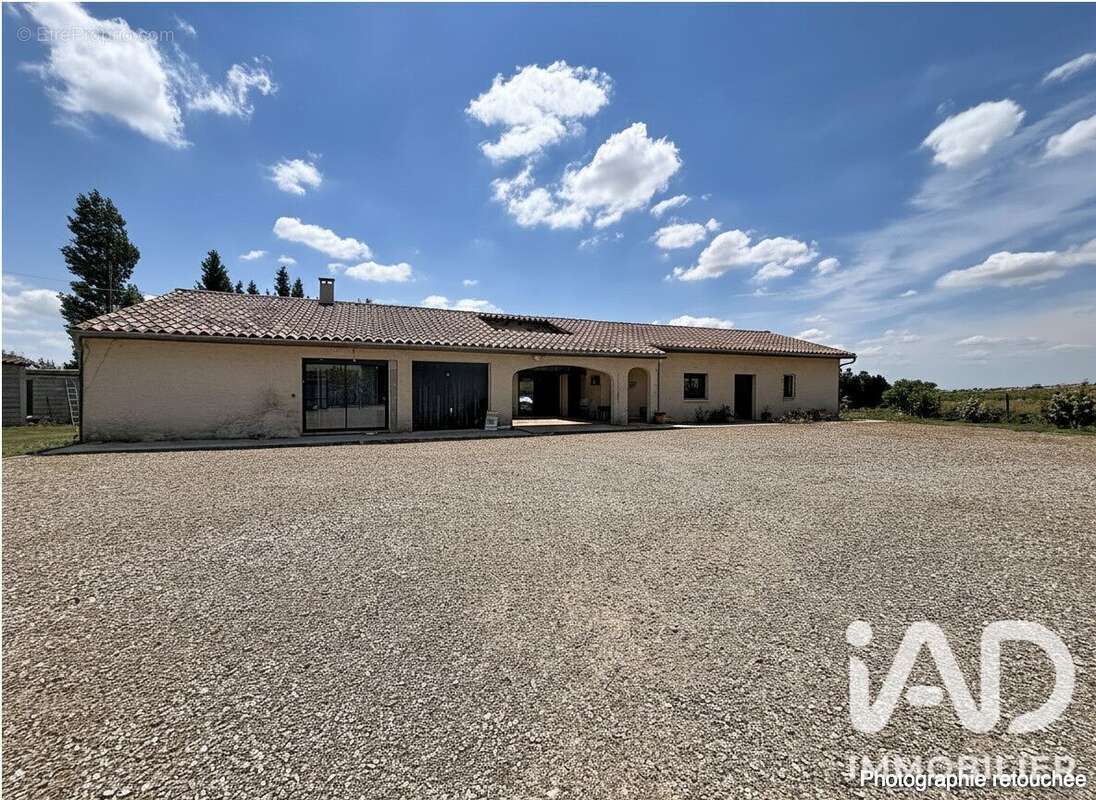 Maison 275 m² à Peyrens  - photo 3