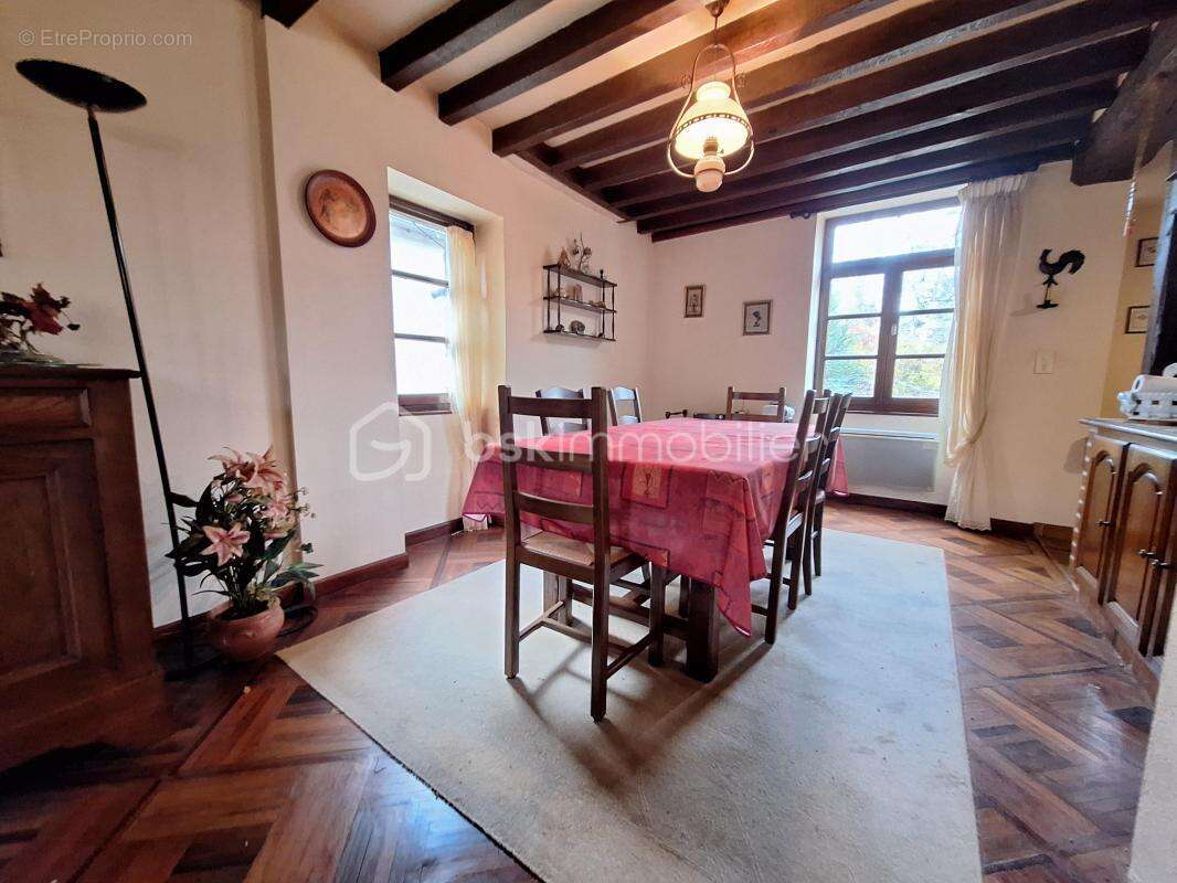 Maison à NEUVY-EN-SULLIAS