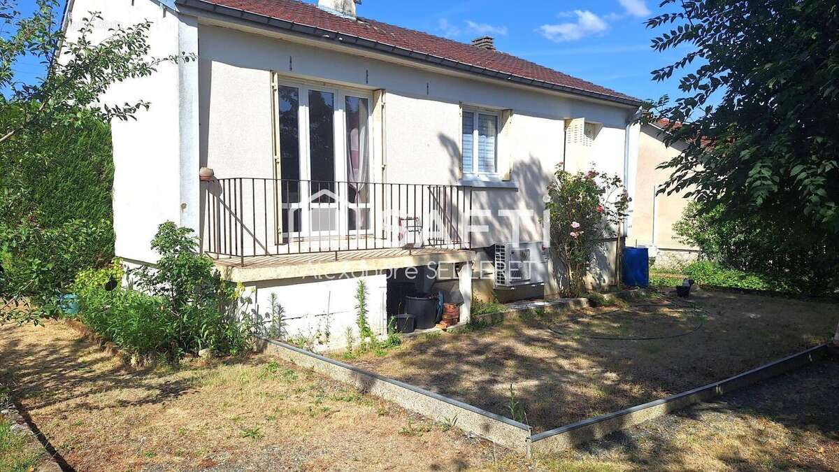 Maison 74 m² à Les Aix-D'angillon  - photo 8