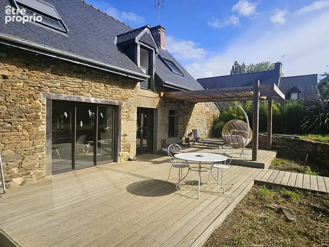 Photo Maison à Cuguen au prix de 348 400€