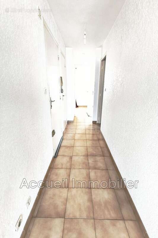 Appartement 64 m² à Le Grau-Du-Roi  - photo 7
