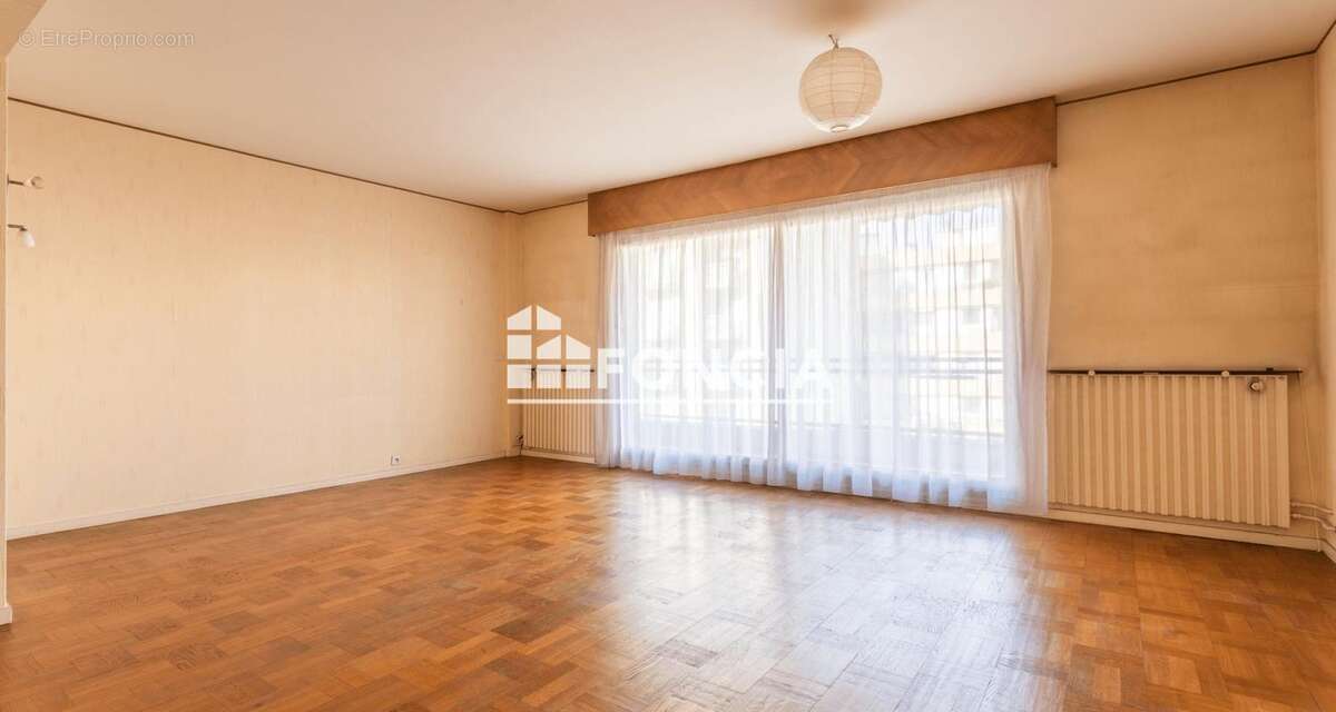 Appartement à BOURG-LA-REINE
