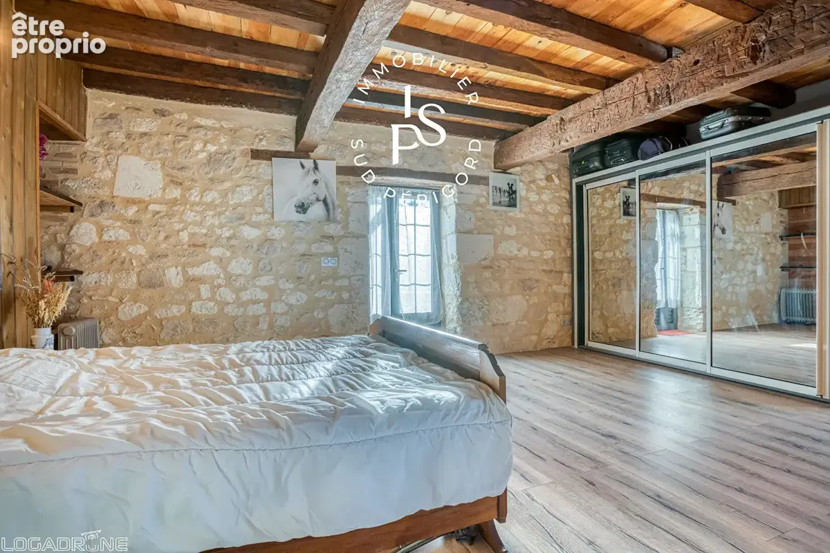Maison en pierre  entiérement rénovée du 19e siècle avec dépendance entre Cancon et Villeréal. - photo 11