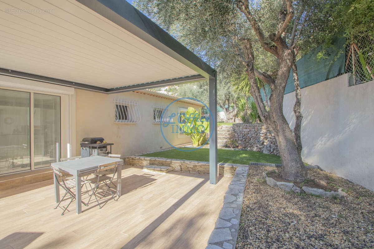 Maison à LA VALETTE-DU-VAR