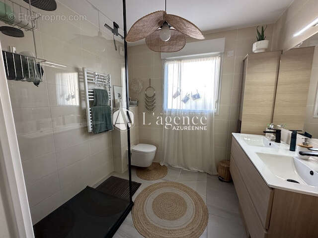 Appartement à SAINT-LAURENT-DU-VAR