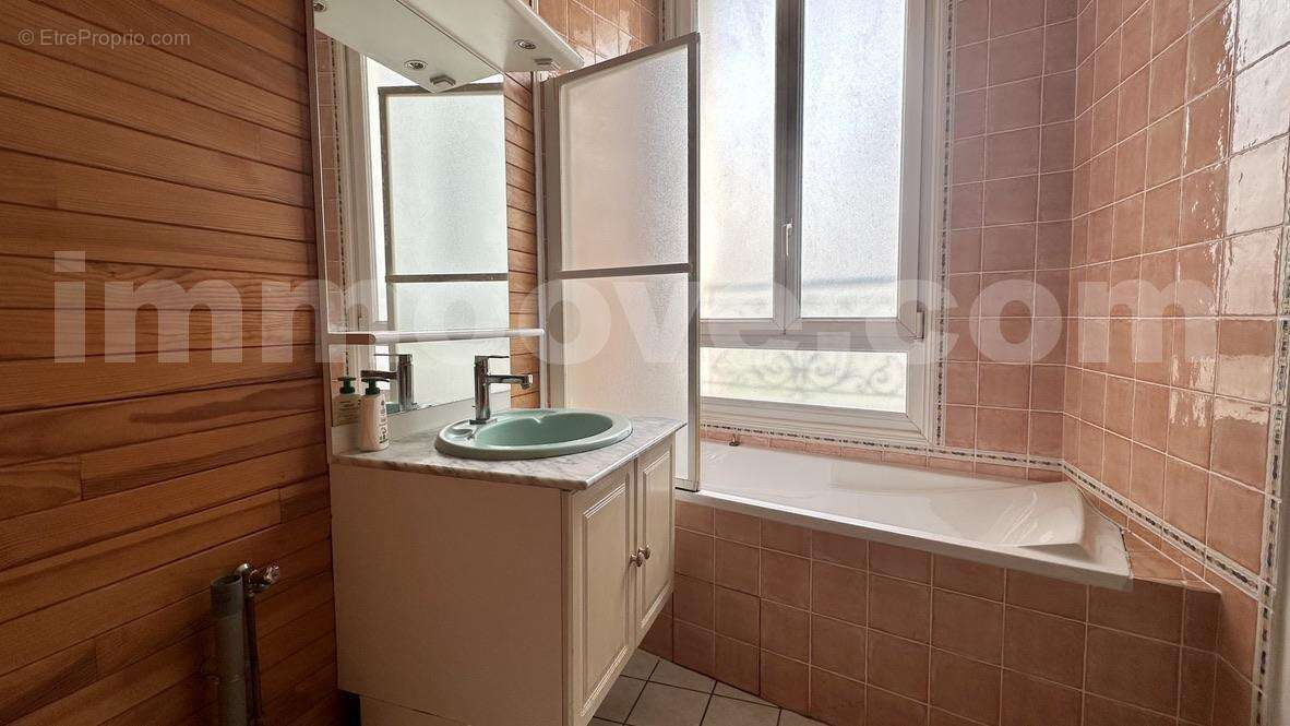 D956A7A4-A2A7-480B-8385-9041A5BBD7B0_1_105_c - Appartement à CHARENTON-LE-PONT