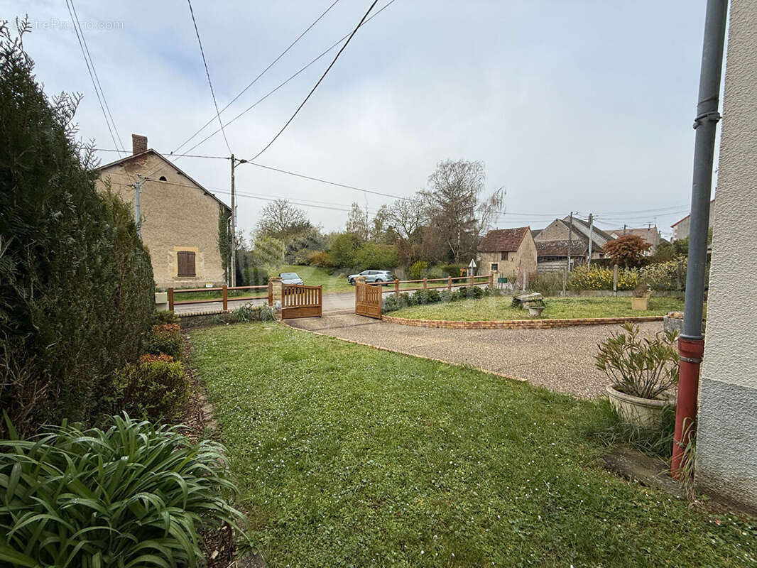 Maison à POUILLY-SUR-LOIRE