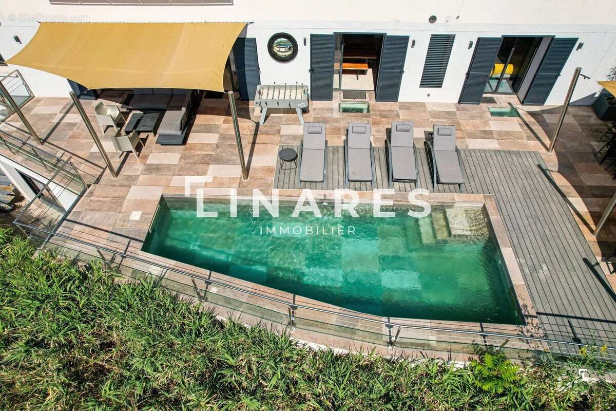 Appartement à MARSEILLE-16E