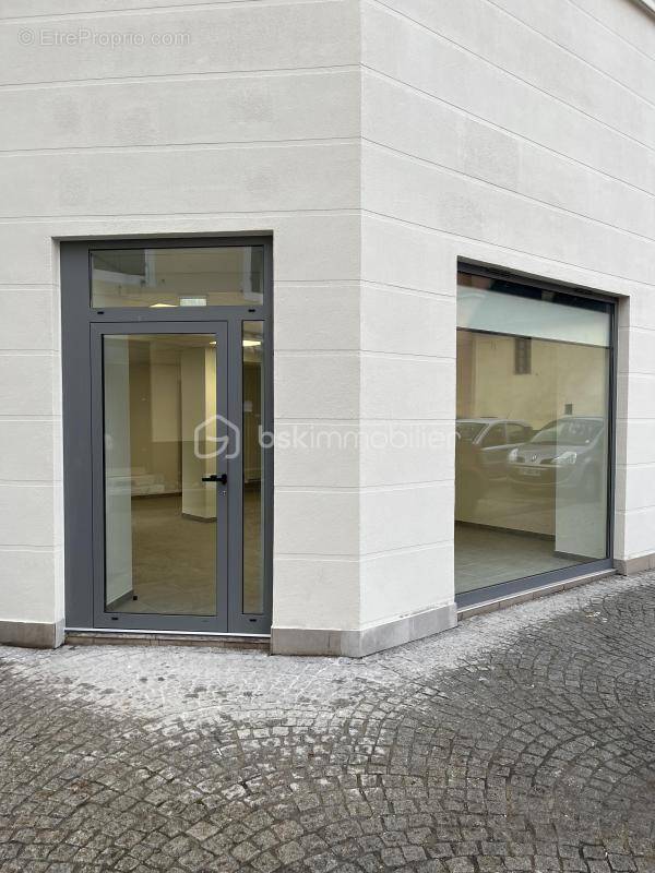 Commerce à MOUTIERS