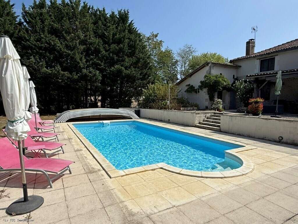 Propriété De Caractère Sur 2 Hectares Avec Deux Gîtes, Piscine Et Fort Potentiel De Développement - photo 6