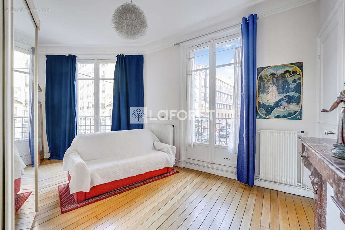 Appartement à PARIS-15E