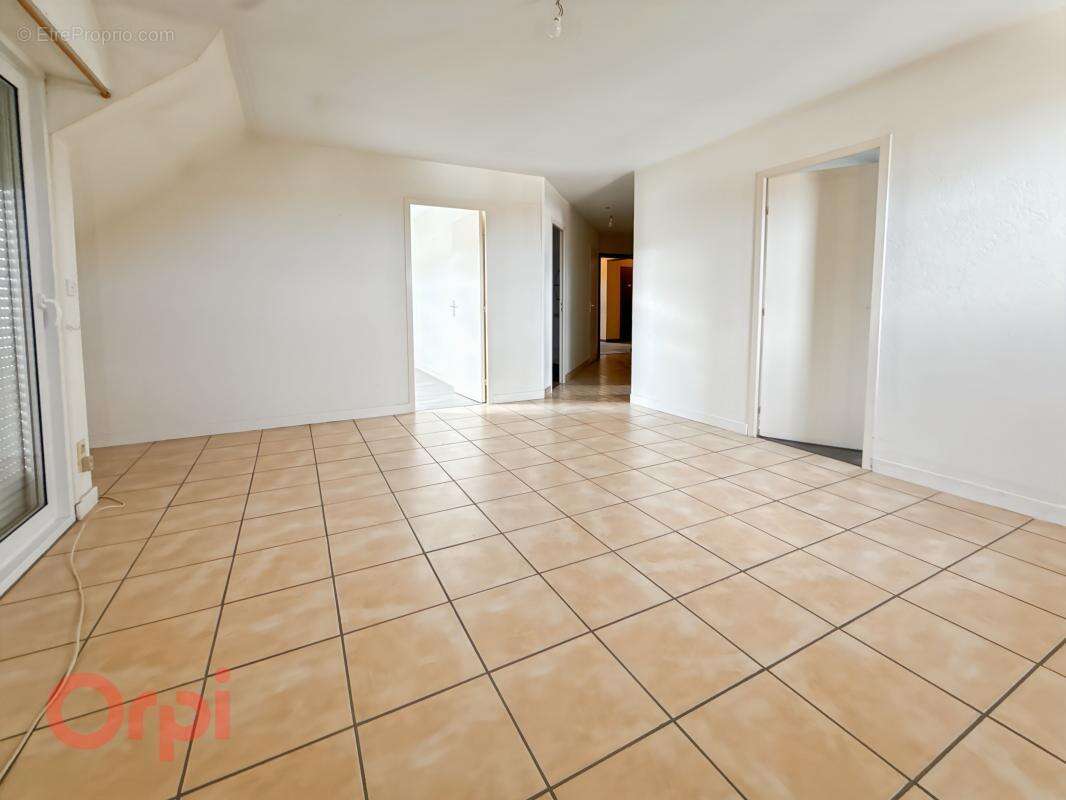 Appartement À Vendre - photo 2