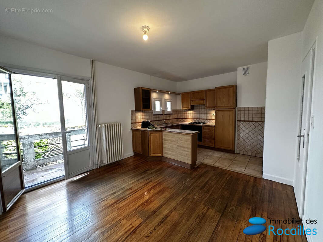 Appartement à LA ROCHE-SUR-FORON